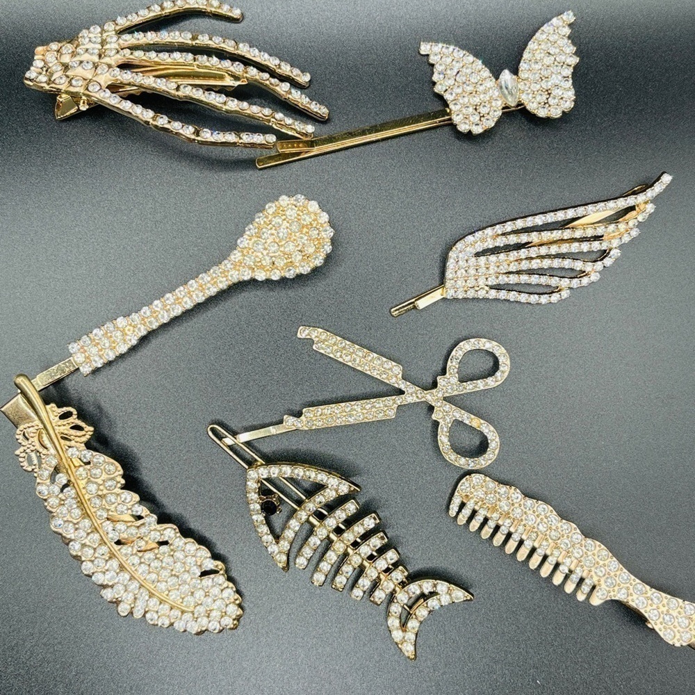 8 brand new metal hairclips with crystals